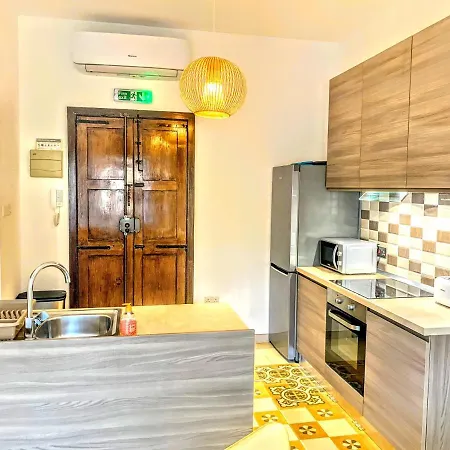 Spacious 1 Bedroom On Republic Street Apartment
